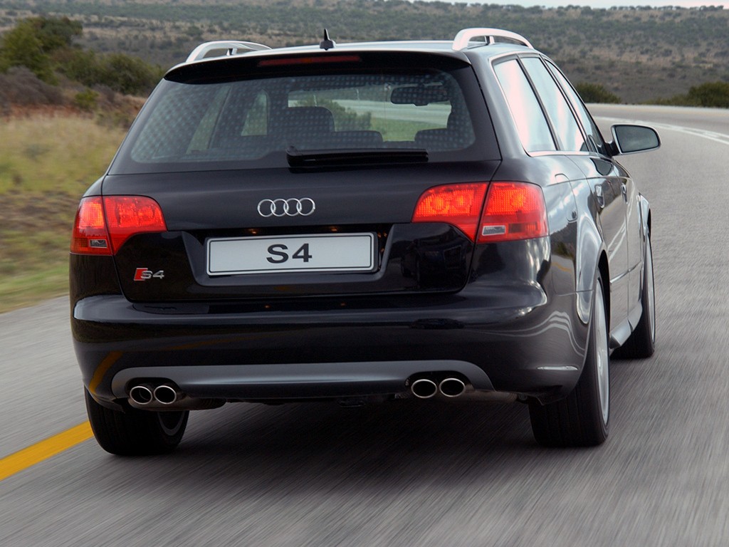 Audi S4 Avant photo 12