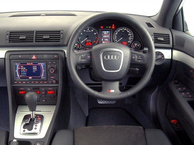 Audi S4 Avant photo 18