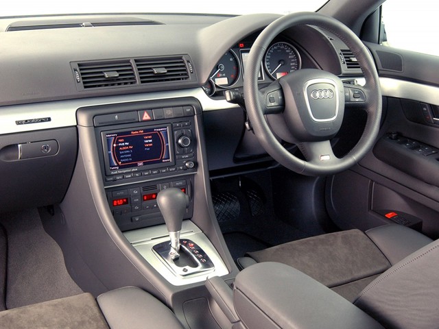 Audi S4 Avant photo 19