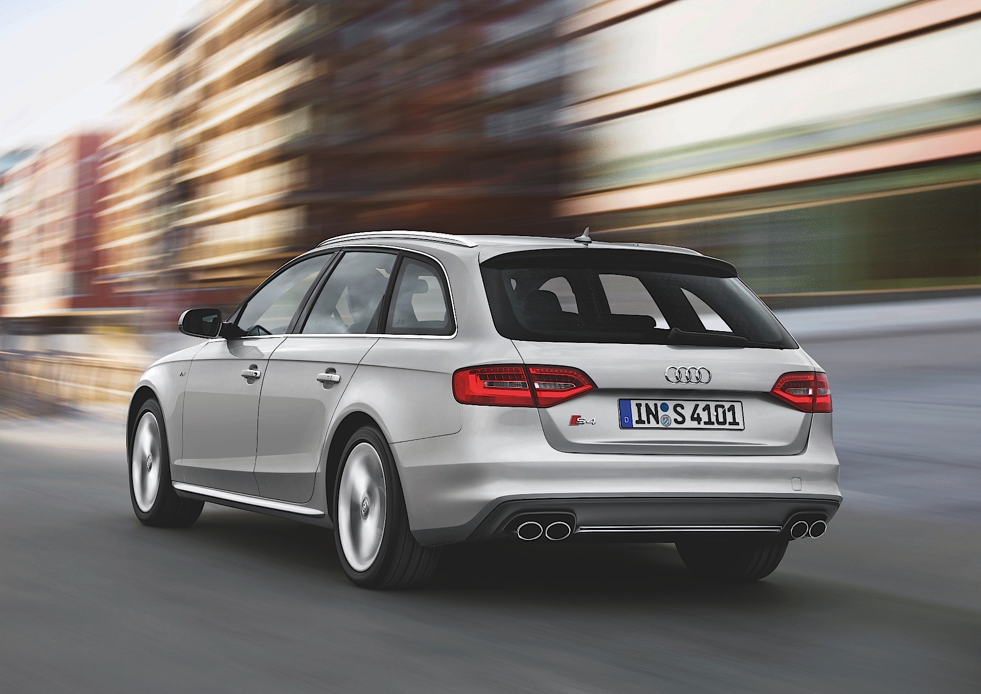 Audi S4 Avant photo 15