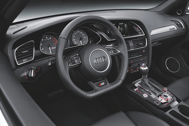 Audi S4 Avant photo 19