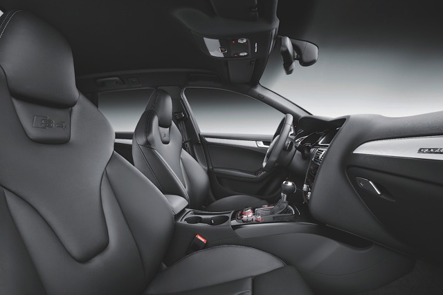 Audi S4 Avant photo 20