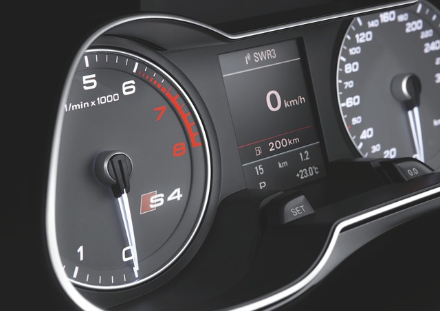 Audi S4 Avant photo 25