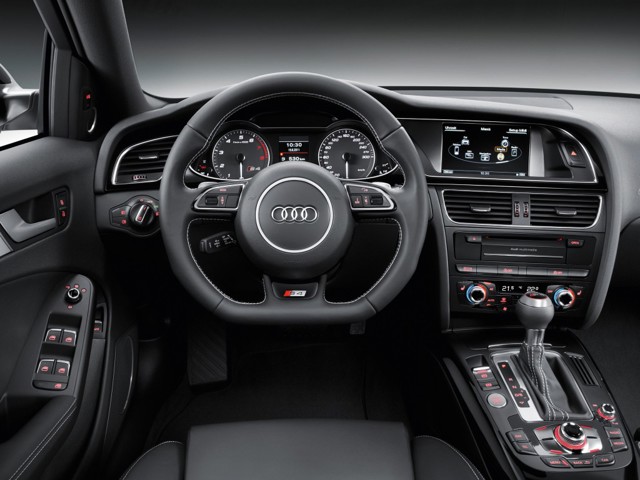 Audi S4 Avant photo 31