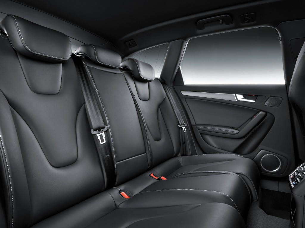 Audi S4 Avant photo 32