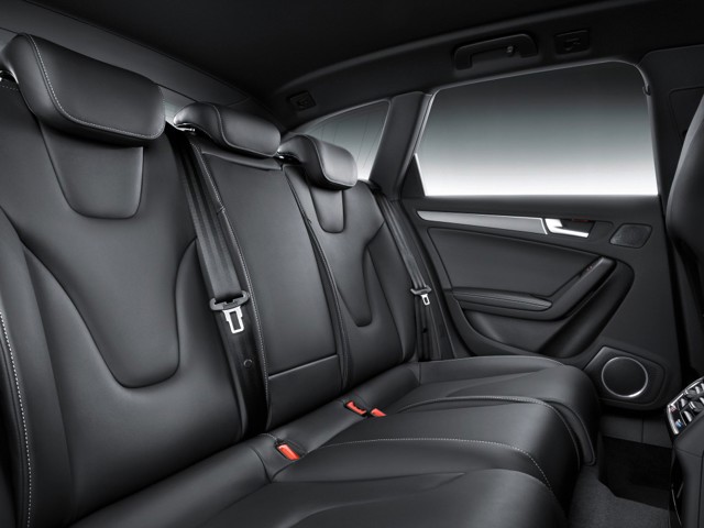 Audi S4 Avant photo 32