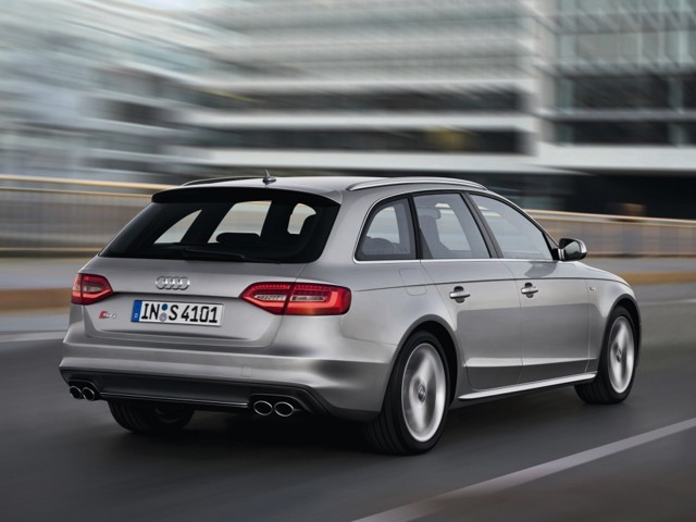 Audi S4 Avant photo 12