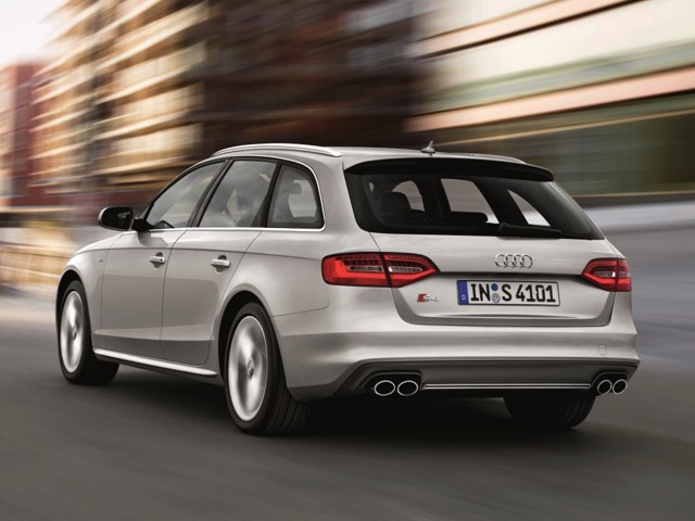Audi S4 Avant photo 26