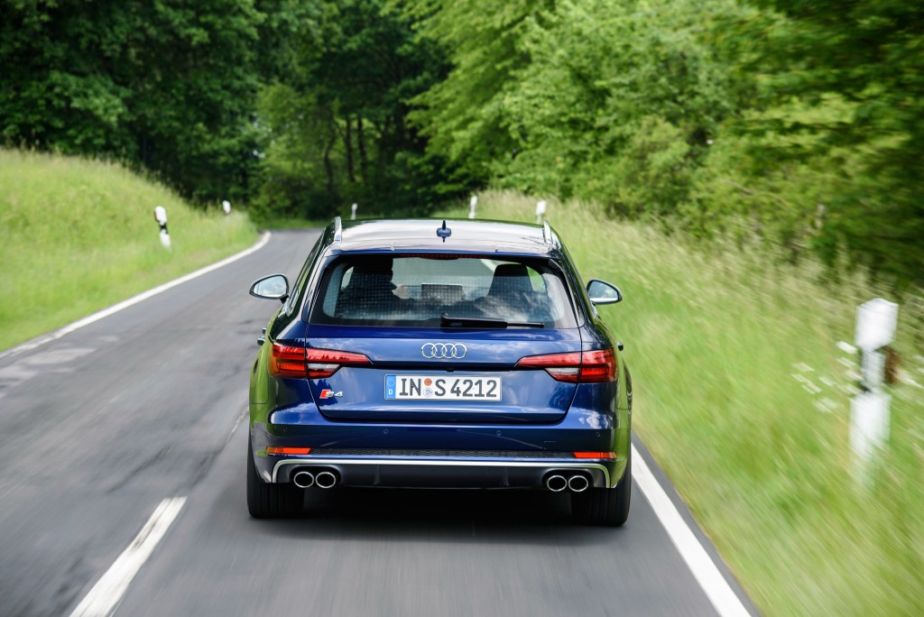 Audi S4 Avant photo 17