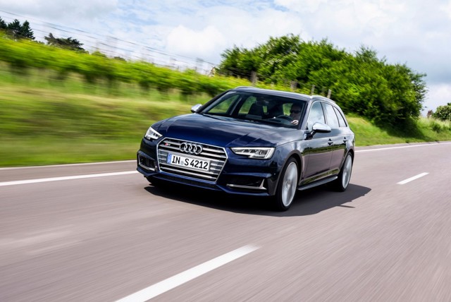 Audi S4 Avant photo 18