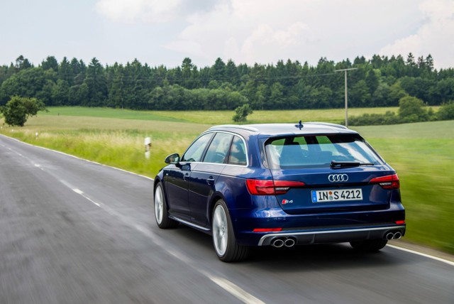 Audi S4 Avant photo 19