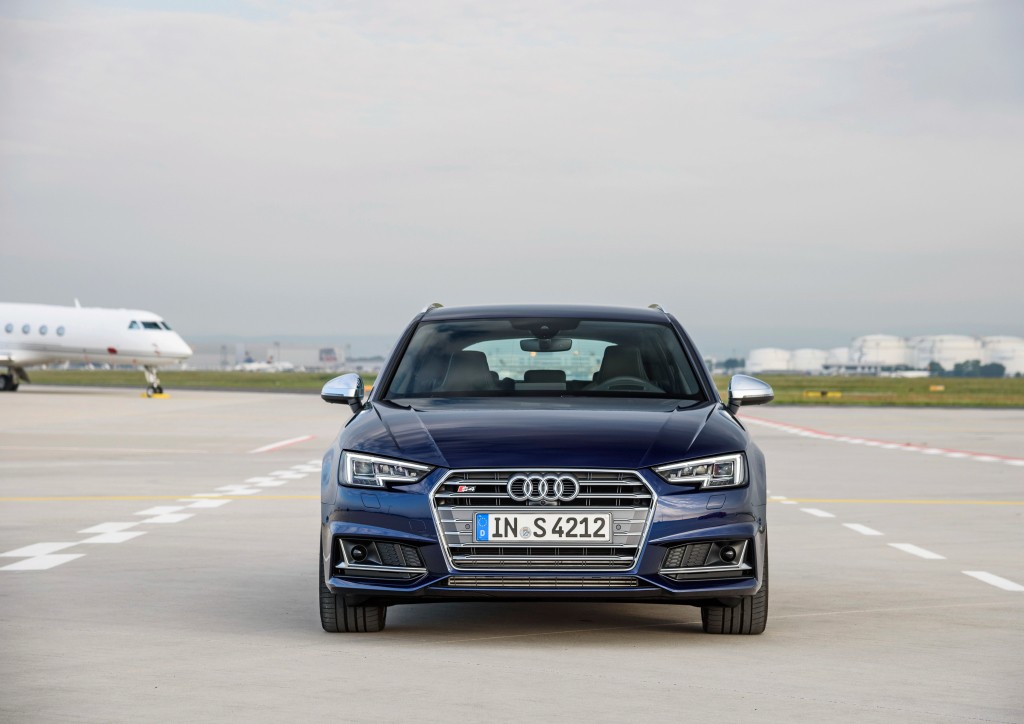 Audi S4 Avant photo 20