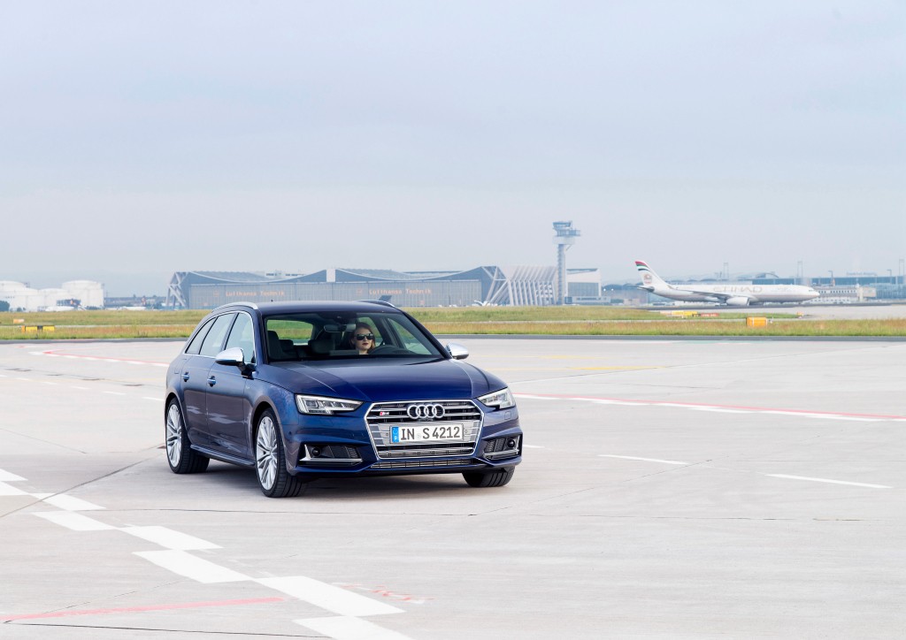 Audi S4 Avant photo 21