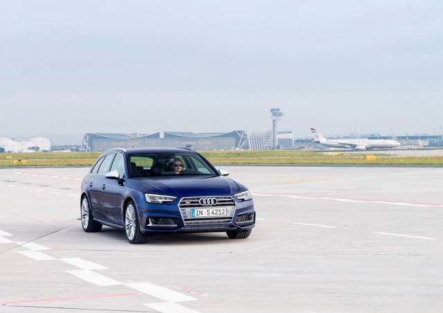 Audi S4 Avant photo 21