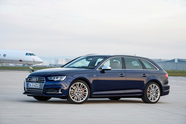 Audi S4 Avant photo 22