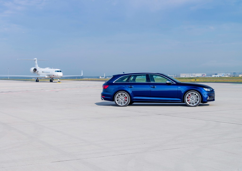 Audi S4 Avant photo 23