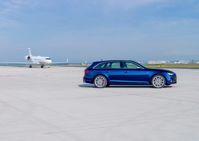Audi S4 Avant photo 23