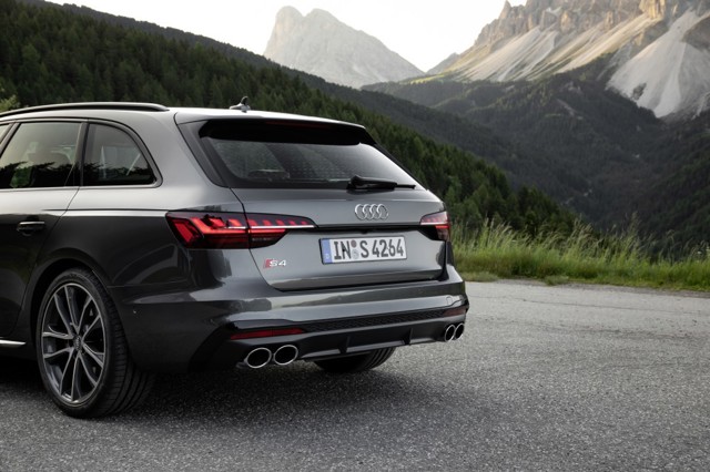 Audi S4 Avant photo 4
