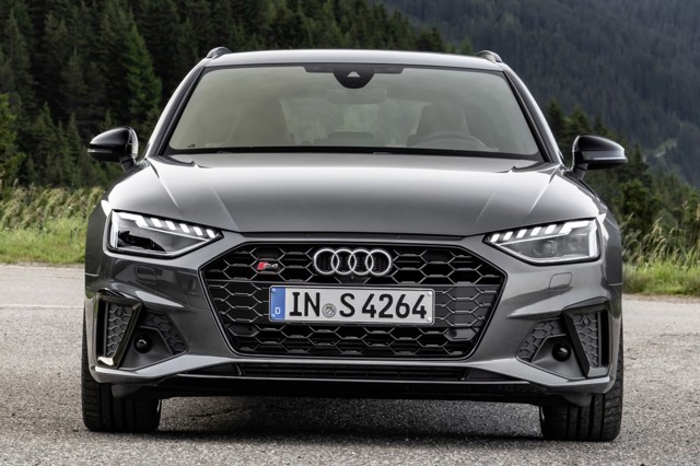 Audi S4 Avant photo 16