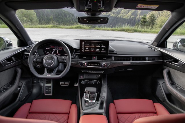 Audi S4 Avant photo 22