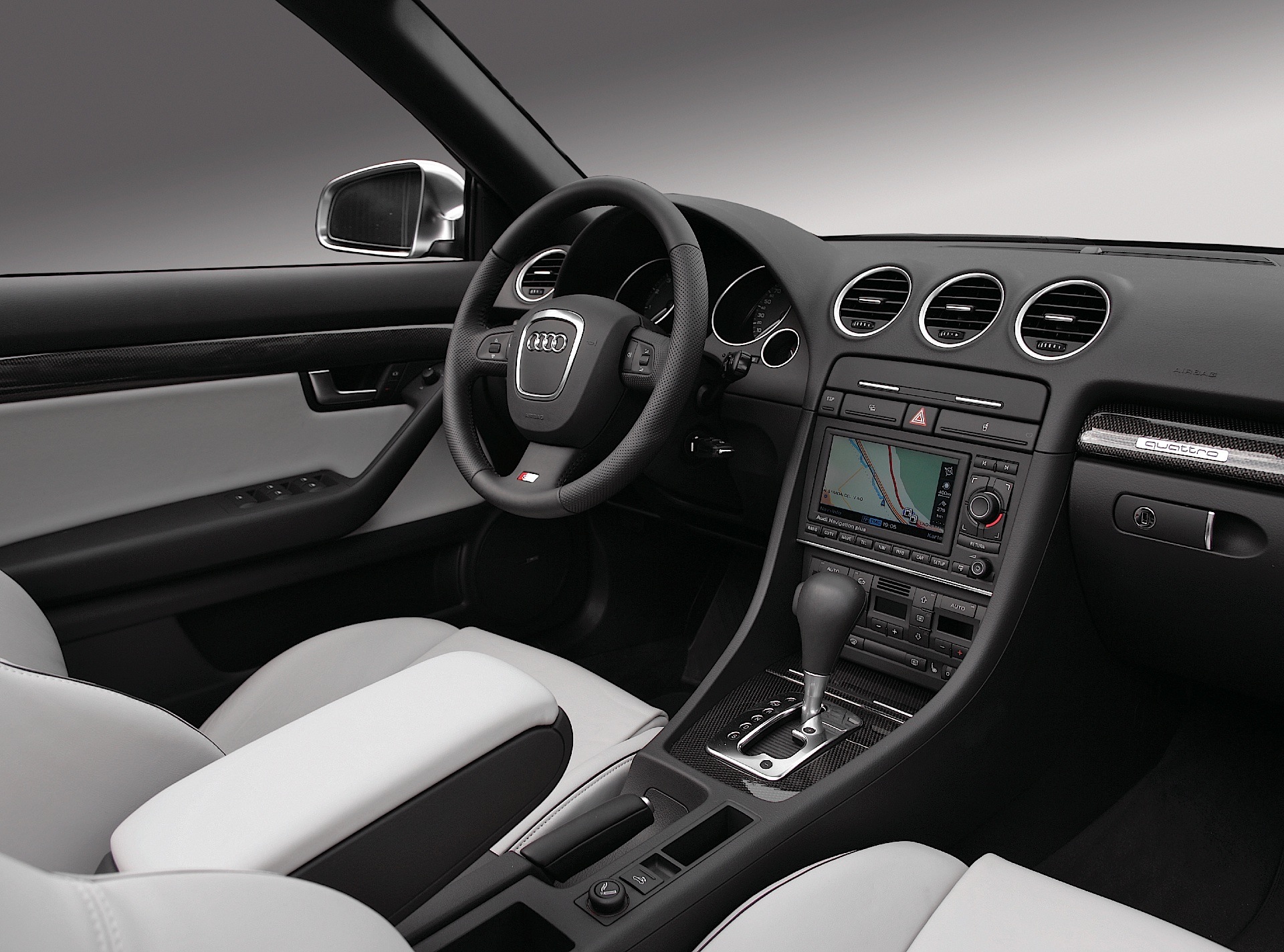 Audi S4 Cabriolet photo 24