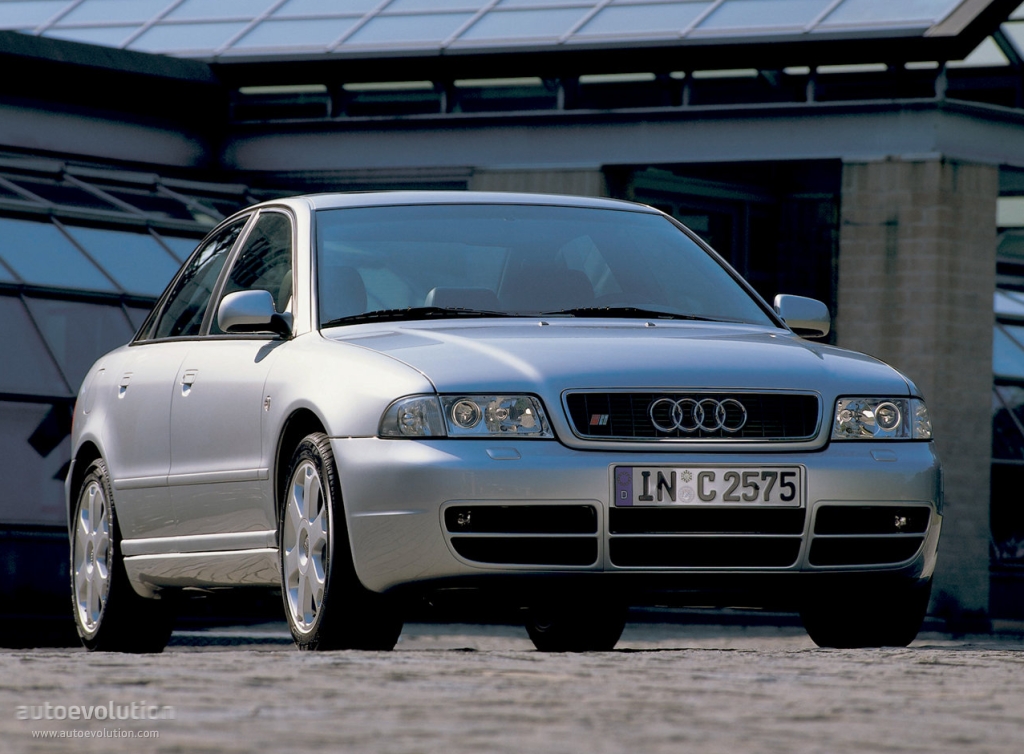Audi S4 photo 2