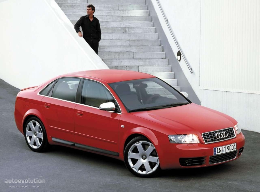 Audi S4 photo 2