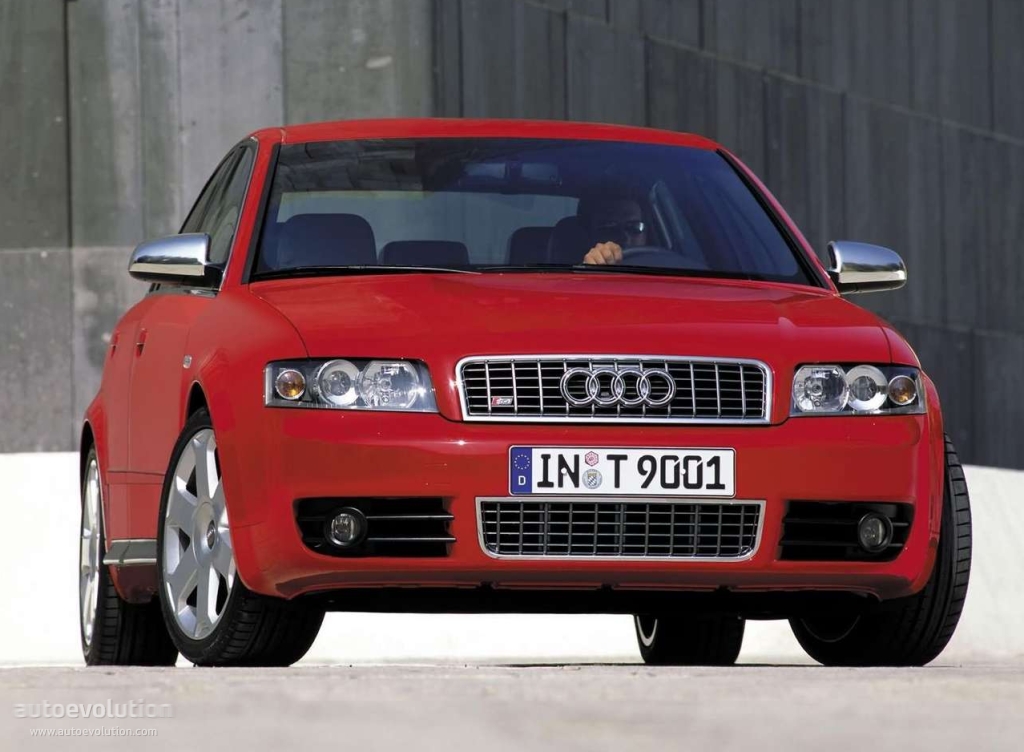 Audi S4 photo 3