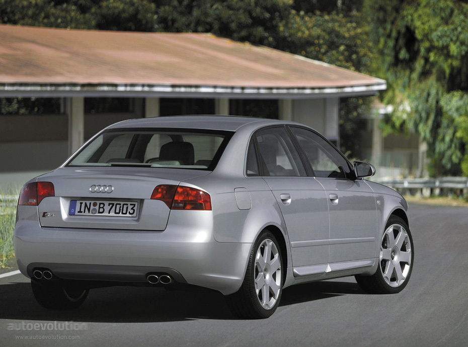 Audi S4 photo 4
