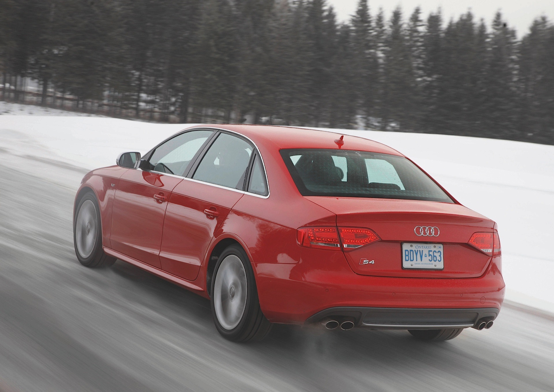 Audi S4 photo 6