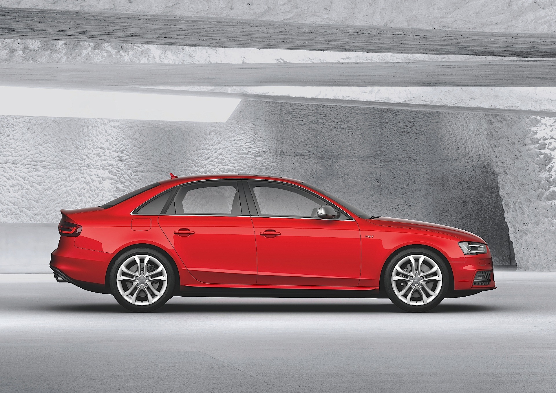 Audi S4 photo 8
