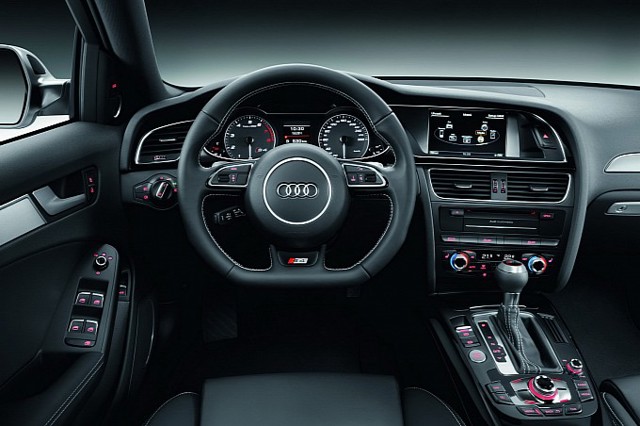 Audi S4 photo 14