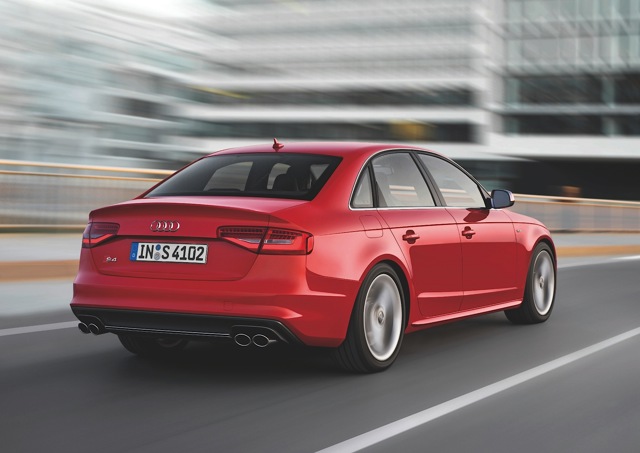 Audi S4 photo 8