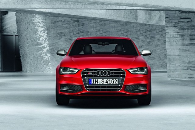 Audi S4 photo 2