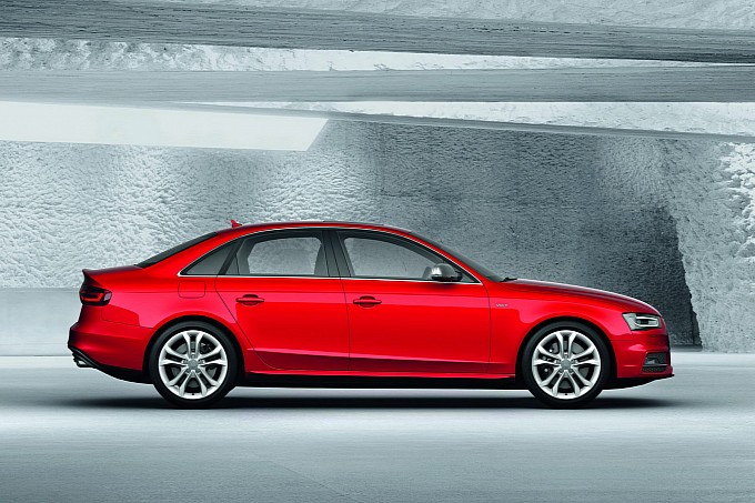 Audi S4 photo 3