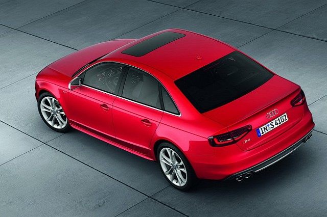Audi S4 photo 4
