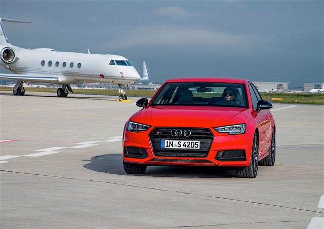Audi S4 photo 7