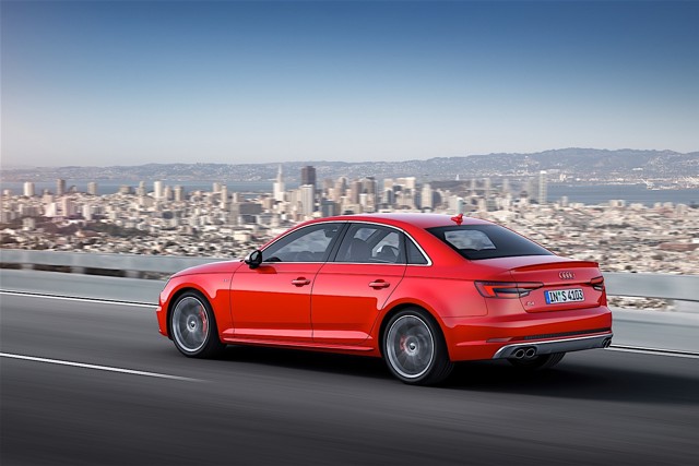 Audi S4 photo 12