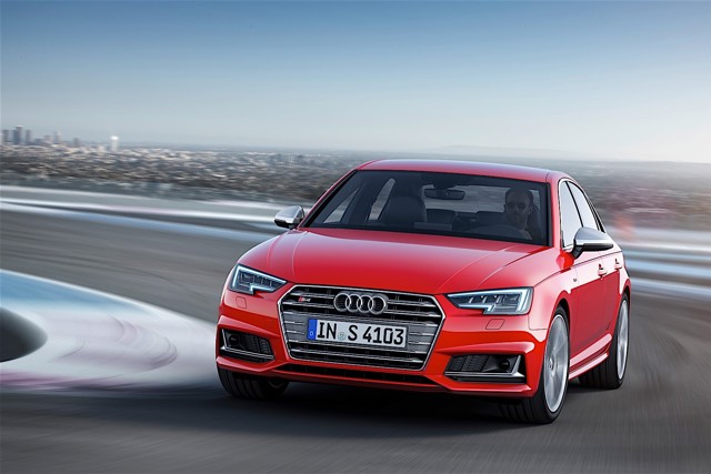 Audi S4 photo 14