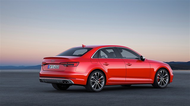 Audi S4 photo 18