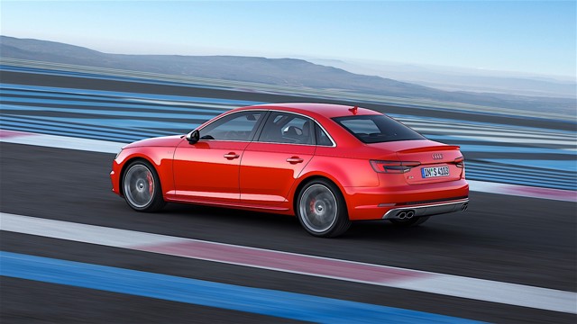 Audi S4 photo 20