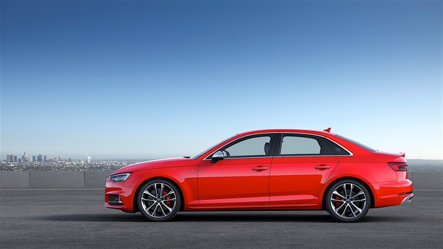 Audi S4 photo 21