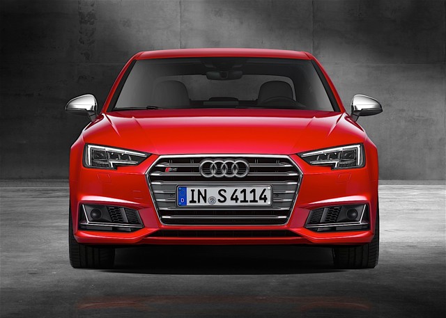 Audi S4 photo 22