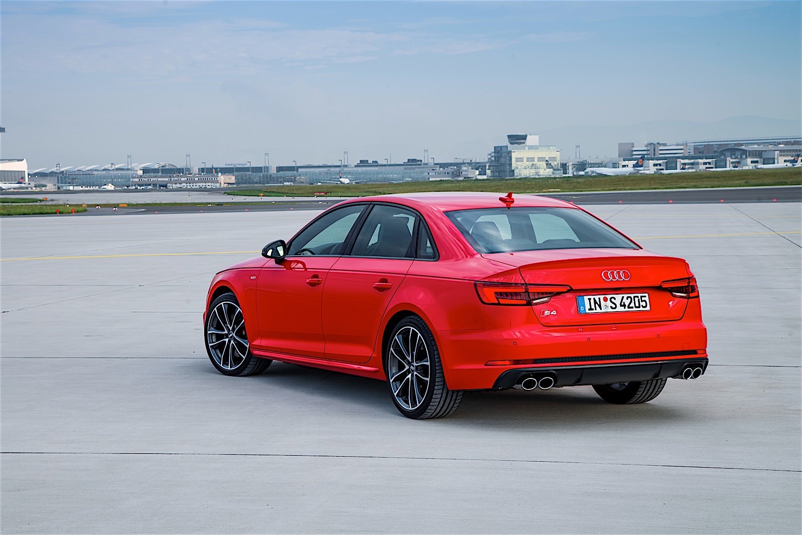 Audi S4 photo 25