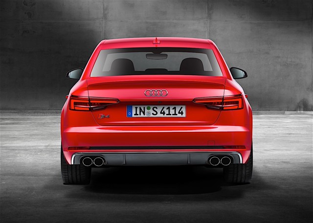 AUDI S4