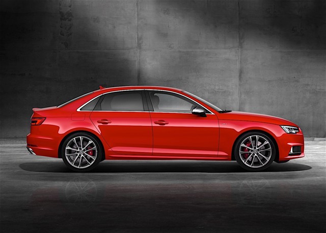 Audi S4 photo 2