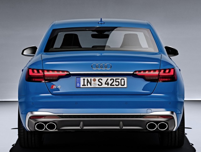 Audi S4 photo 5