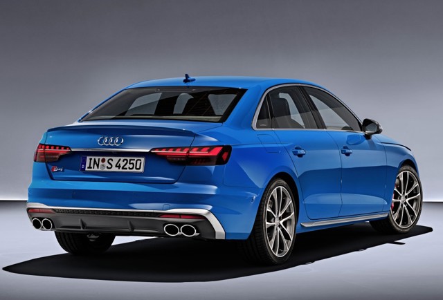 Audi S4 photo 8