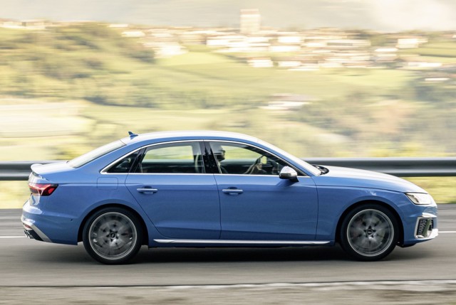 Audi S4 photo 10