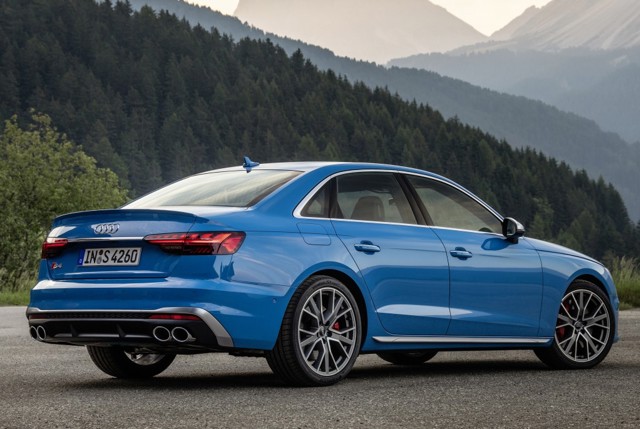 Audi S4 photo 11